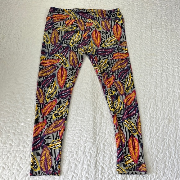 LuLaRoe Leggings with Vibrant Feather Design size Tall & Curvy - Picture 1 of 5